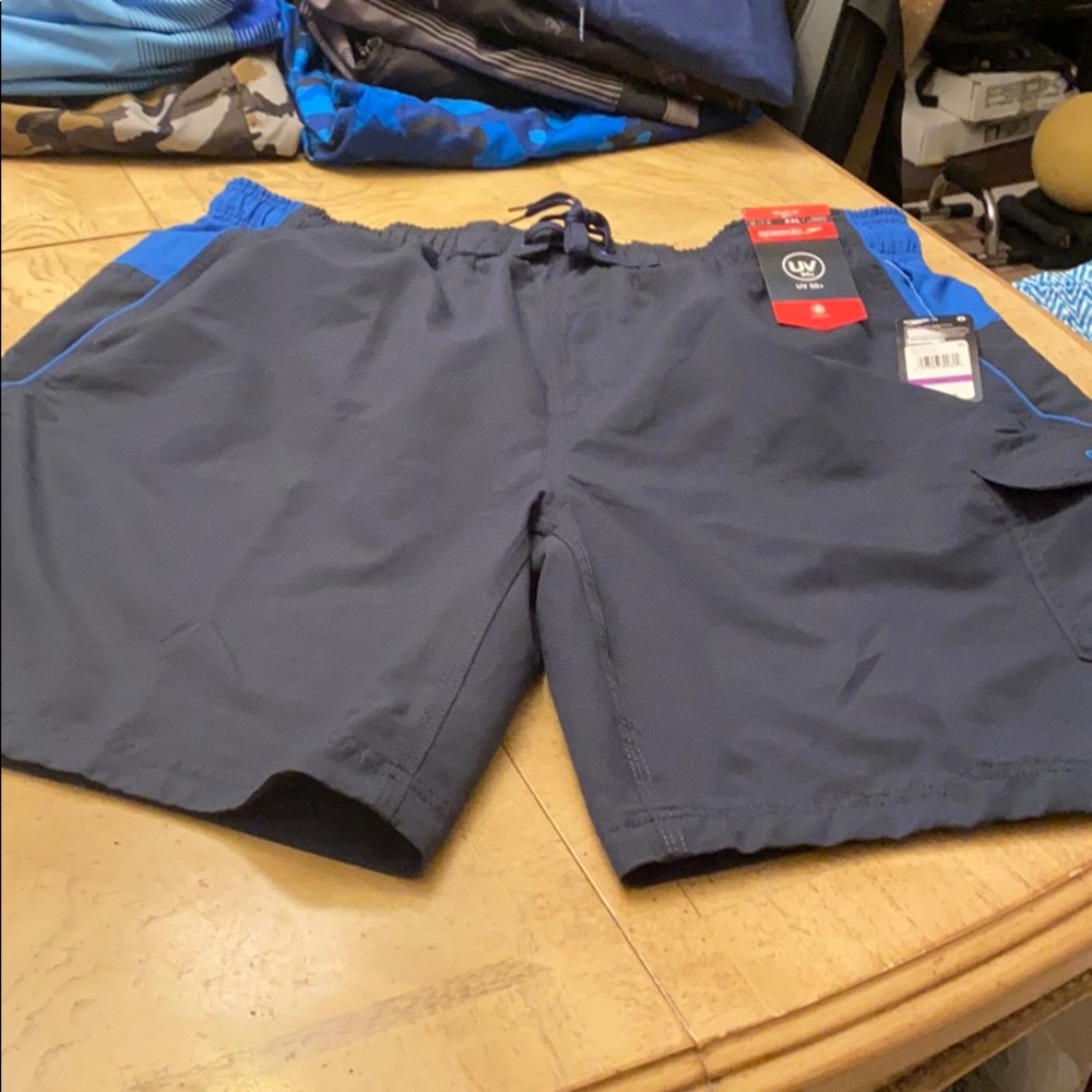 Men’s 9” Speedo Swim Trunks - Picture 4 of 8